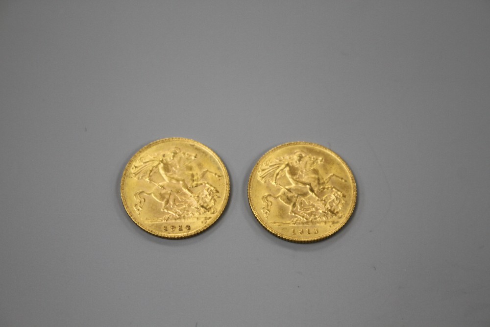 Two George V gold half sovereigns, 1913 & 1914.